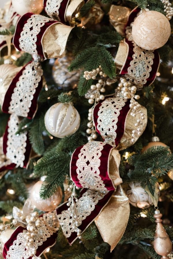 Burgundy And Gold Christmas Tree Ideas For A Classy Jolly Christmas Bluegraygal 5177