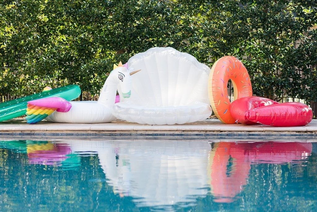 Best 2018 Pool Floats - Tested & Kid Approved! | bluegraygal