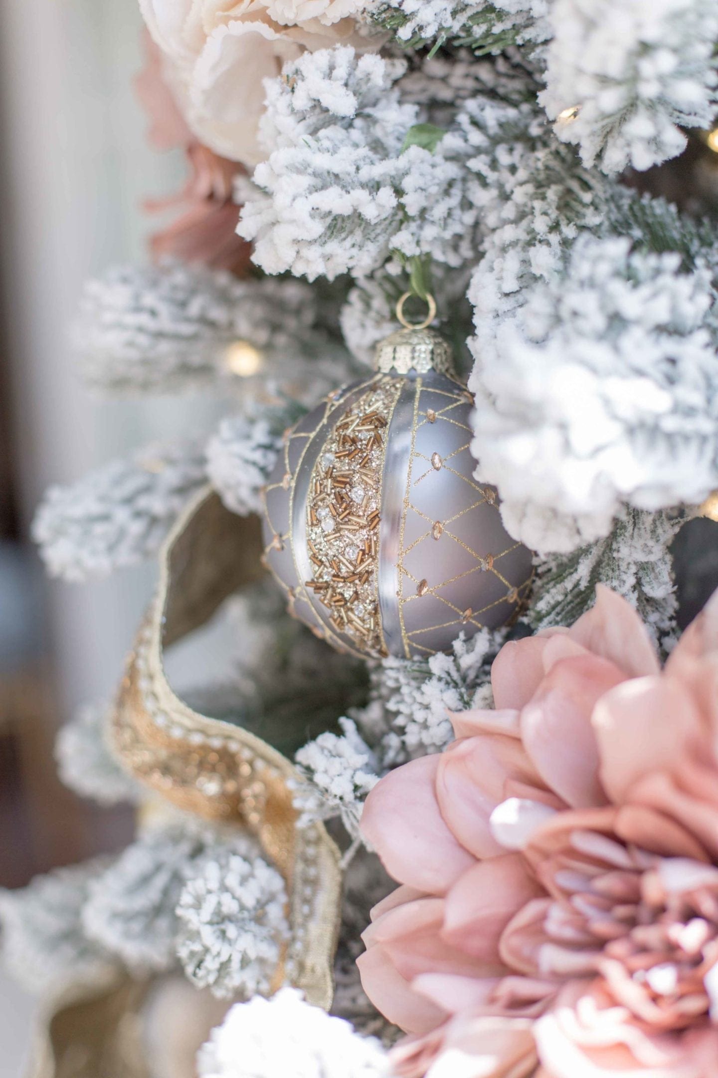 Everything you need to Design a Pink and Gold Christmas Tree | bluegraygal