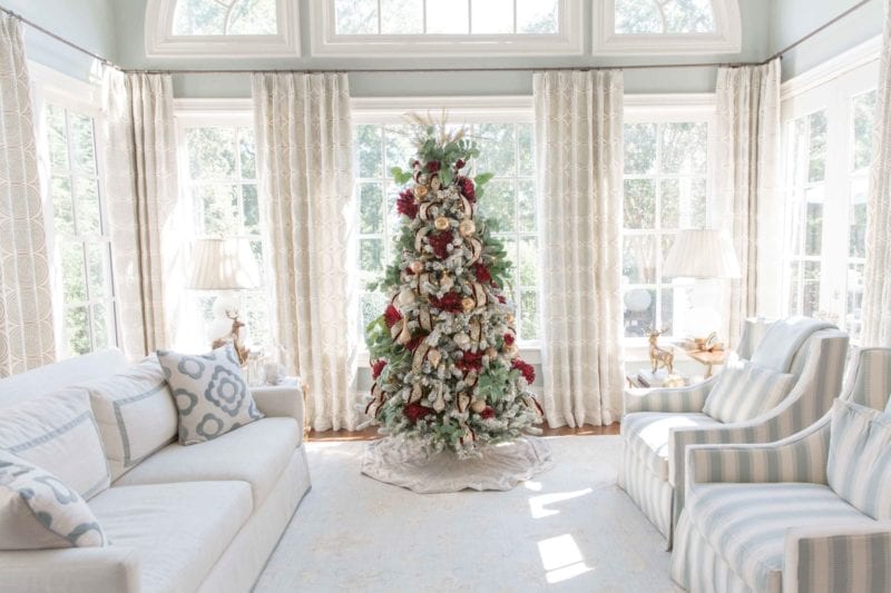 How to Decorate a red and Gold flocked Christmas tree for that ...