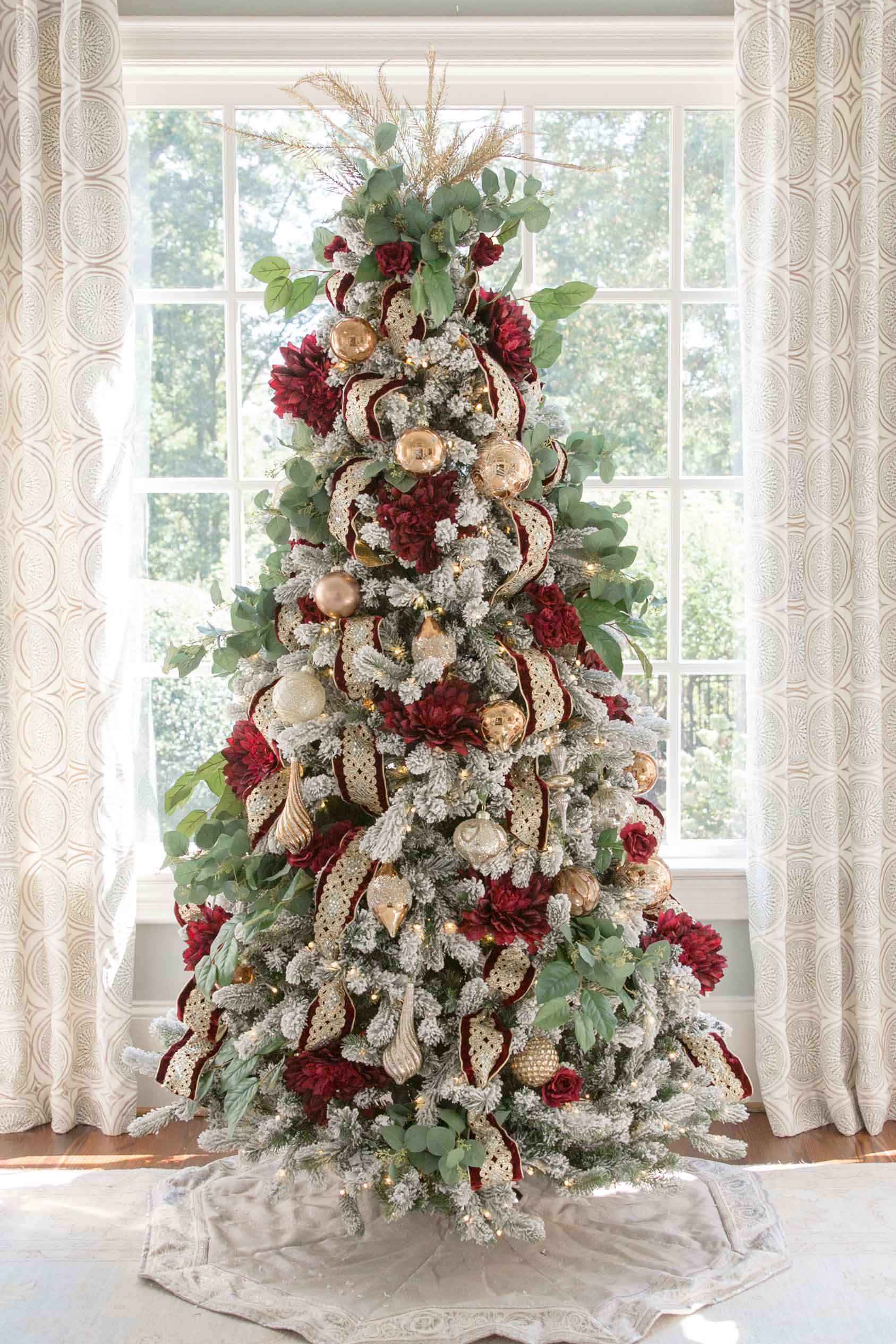 One Elegant Christmas Tree - Decorated Two Ways! | bluegraygal