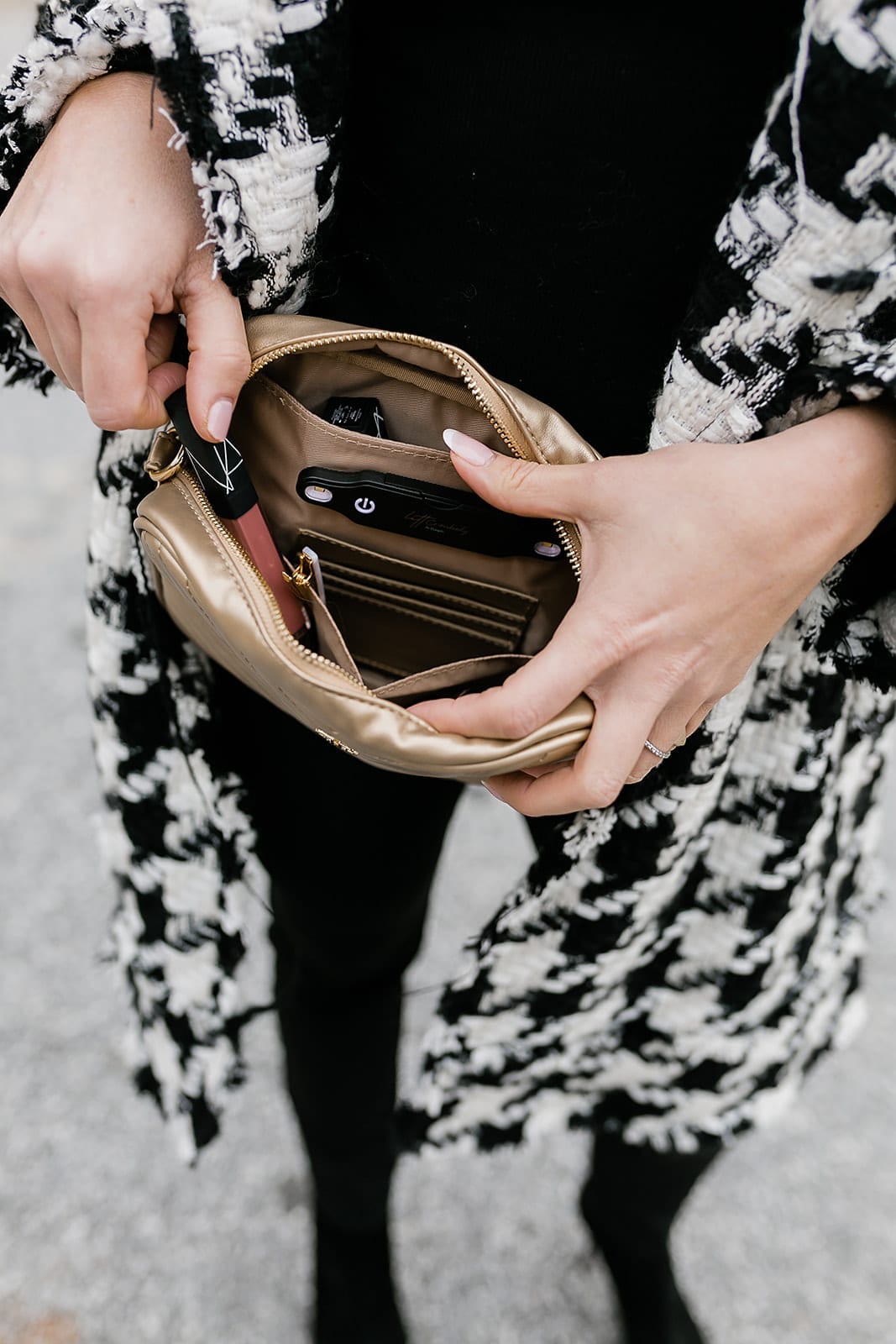 light handbags for work