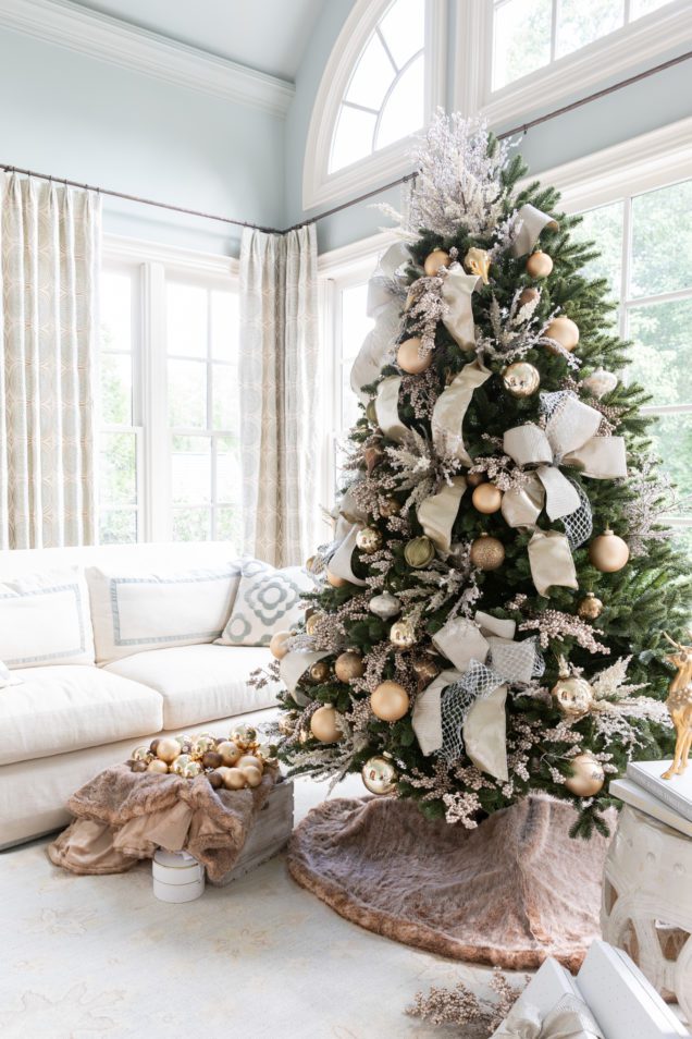 Traditional Gold Glam Christmas Tree - bluegraygal