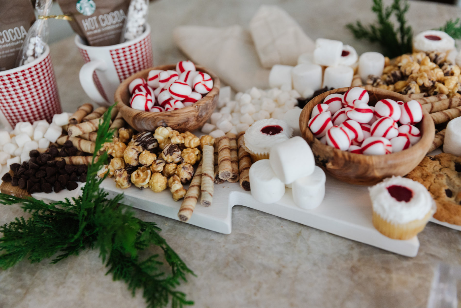 Easy Christmas Charcuterie Board You can Make in 5 minutes!